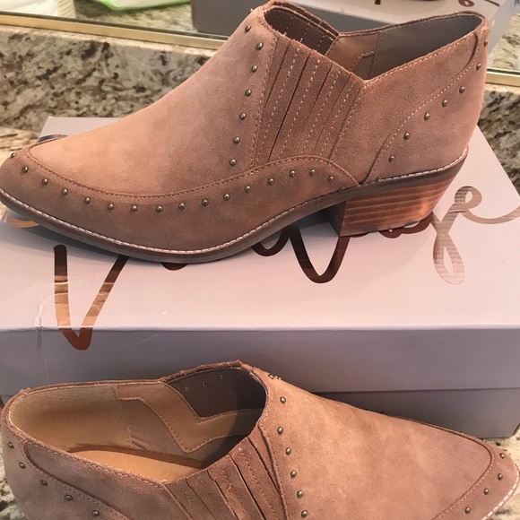 Crown Vintage Booties - Picture 2 of 8